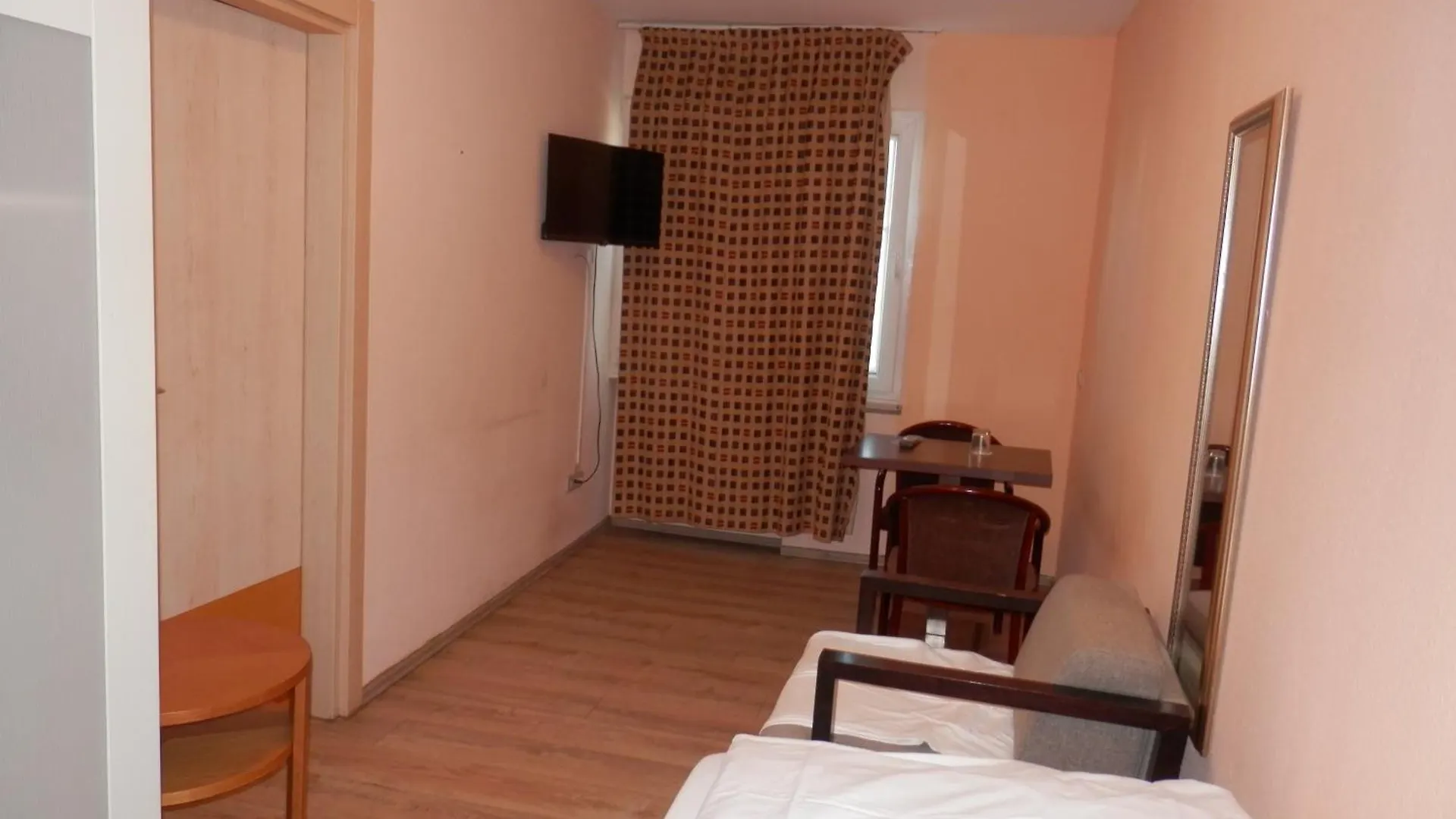 Relax Hotel Ludwigshafen am Rhein 0*,